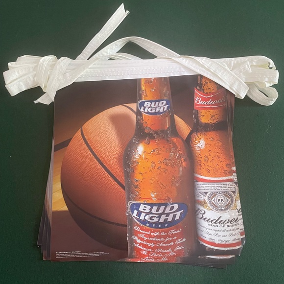 Cavaliers Bud/Bud Light Pennant Banner NWOT - Picture 2 of 2